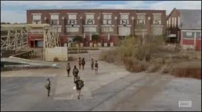 &Agrave; la fin de la saison 4, o&ugrave; se rejoignent-ils tous gr&acirc;ce aux rails du train ?