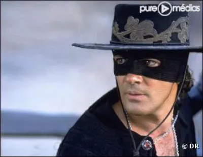 Que vole le deuxième Zorro dans la maison de Don Rafael Montero ?