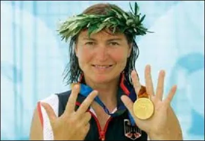 Médaille d'argent attribuée à la sportive (Est-Allemande au début puis Allemande ensuite) Birgit Fischer qui de 1980 à 2004 n'a pas moins participé à six olympiades d'été. Remportant durant sa carrière 8 médailles d'or et 4 d'argent, dans quel sport s'est-elle exprimée ?