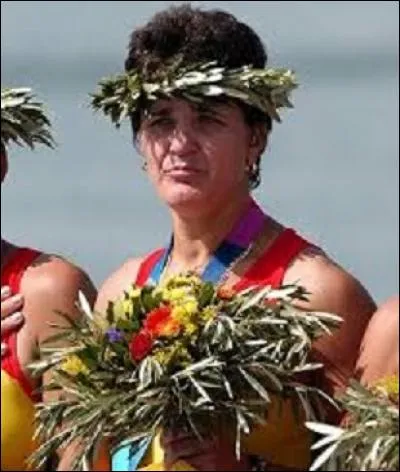 16e se trouve la championne roumaine, née en 1964, Elisabeta Lipa. Participant à six Jeux olympiques d'été de 1984 à 2004, elle récolte pour son pays pas moins de 5 médailles d'or, pour 2 en argent et 1 de bronze. Virtuose de l'aviron, dans quelle épreuve n'a-t-elle jamais remporté de médaille ?