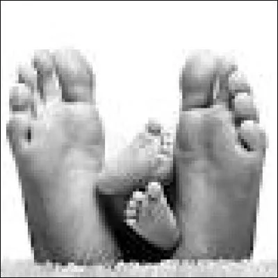 Qu'a-t-il fait pour annoncer à ses fans qu'il allait être papa ? 
(2 réponses)