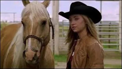 Comment s'appelle le nouveau cheval de course de Tim qui n'est encore qu'un bébé ?