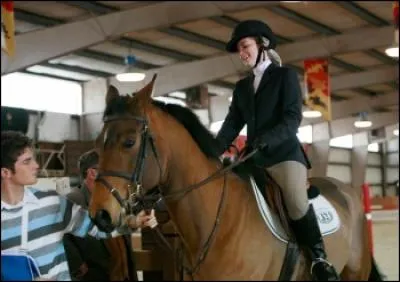 Comment s'appelle le cheval d'Ashley ?