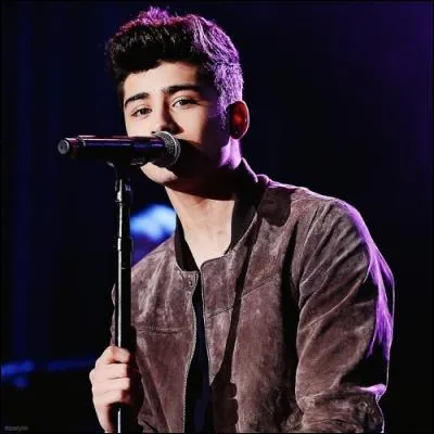 En 2012, avec qui Zayn est-il sorti ?