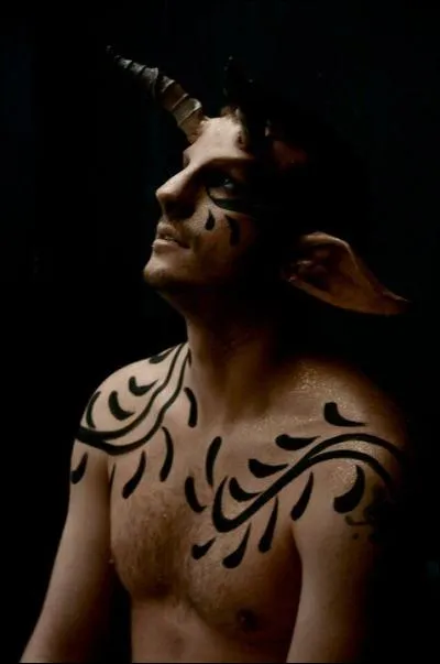 Incorrigible coureur de nymphes et amuseur des dieux, c'est :