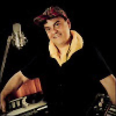 Comment se nomme son prof de chant ?