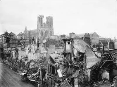 Que s'est-il passé le 7 mai 1915 ?