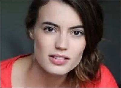 Comment se prénomme la dernière recrue du commissariat ?