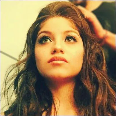 Les chanteuses favorites de Karol Sevilla sont...