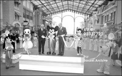 Walt Disney est le créateur du concept des "parcs à thème". Que dira-t-il lors de la présentation de son plan aux Imagineers ?