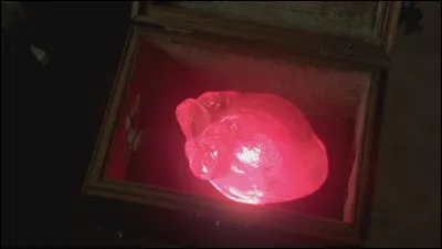 Quel cœur Crochet sacrifie-t-il pour lancer la malédiction qui ramène tout le monde à Storybrooke dans la première partie de la saison ?