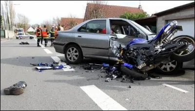 Les utilisateurs de deux-roues représentent 2% du trafic global. Mais ils sont impliqués dans :
