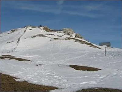Le mont Tendre est le plus haut sommet du Jura suisse. De combien son altitude est-elle (environ) ?