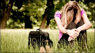 Être évincé, c'est "Être mis sur...".