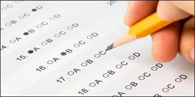 Vous venez de finir un examen. Hélas, vous n'êtes pas sûr(e) de l'avoir réussi ! Quelle expression conviendrait-il d'utiliser pour dire qu'il ne sert à rien d'avoir des remords puisqu'il est impossible de revenir en arrière ?