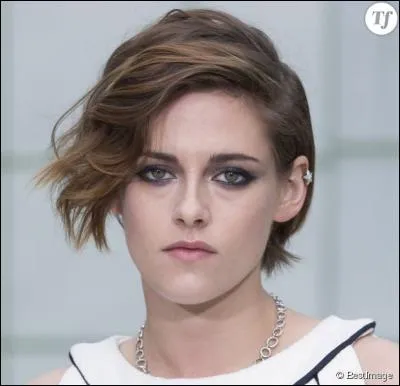 Dans quelle(s) saga(s) joue cette actrice ?