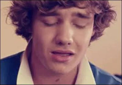 Les premières paroles de Liam Payne dans la chanson "Gotta Be You" sont : "Girl I see it in your eyes you're disappointed". Quelle est la suite ?