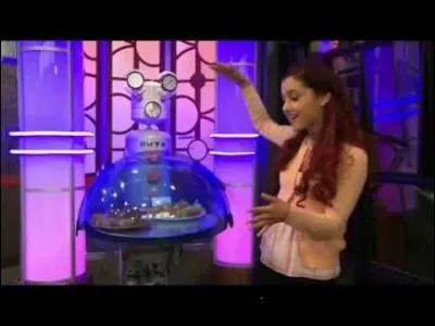 Qui sont les serveurs dans le restaurant où Sam et Cat vont régulièrement ?