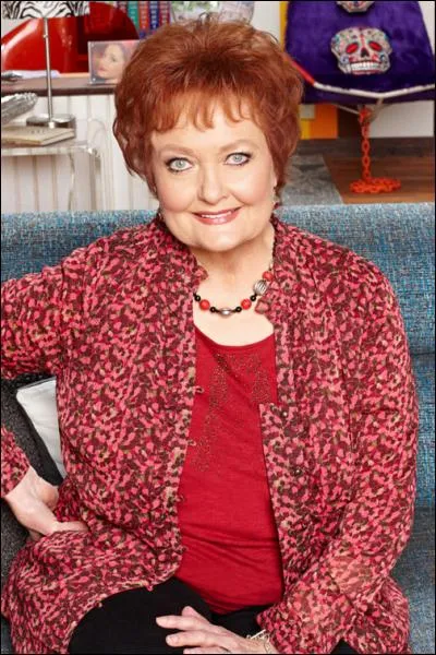 Comment Nona appelle-t-elle les drones ?