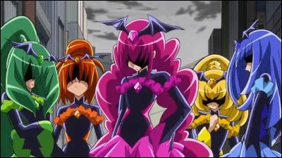 Dans la série, les 5 Precure combattent leurs ombres. Elles se nomment :