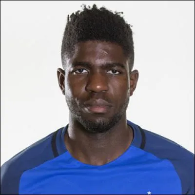 Quel est le nom de ce défenseur qui a joué pour la première fois sous le maillot tricolore. Annoncé comme remplaçant au début de la compétition, il a réussi à gagner sa place de titulaire grâce à la suspension d'Adil Rami ?