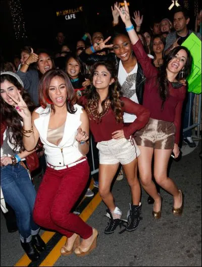 Et leur album "Juntos" est sorti en :