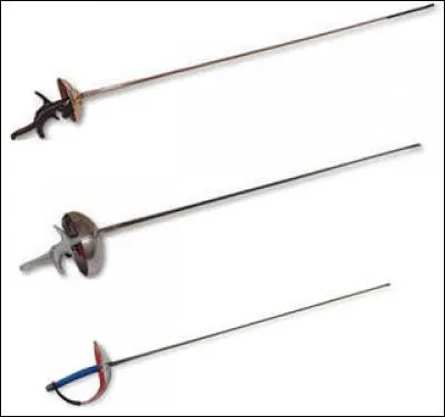 En escrime, il existe trois différentes armes : l'épée, le sabre et le fleuret. Où le fleuret se situe-t-il ?