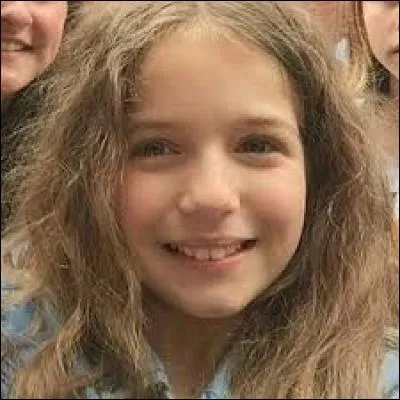 Comment s'écrit le nom de famille d'Erza ?