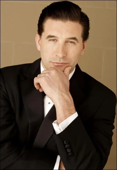 Qui est le père de Serena Van Der Woodson ?