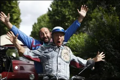 Au début du film, où sont les parents de Patrice ?