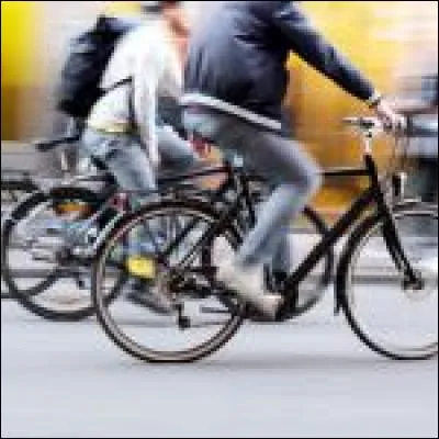 Dans la limite de 200  par an, une entreprise peut verser une indemnité kilométrique à un salarié utilisant son vélo pour se rendre au travail