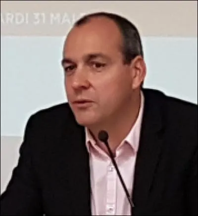 La CFDT demande la sortie rapide des décrets de la loi Travail alors que la CGT mobilise pour une journée d'action contre la loi le 15 septembre