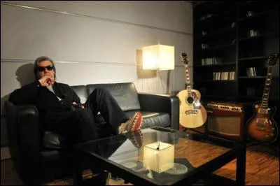 « Mais où sont passées les lumières qui nous guidaient ? Peut-être étions-nous trop fiers pour baisser la tête... »
C'est un extrait de la chanson "Lumières" de...