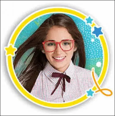 De qui Nina est-elle amoureuse ?