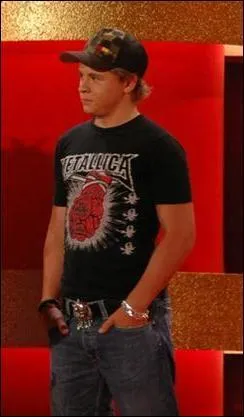 Quel ge avait-il lorsque il a commenc  jouer de la batterie ?