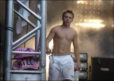 Que fait Gustav aprs la fin d'un concert ?