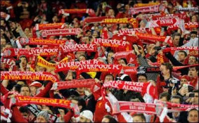 Qui sont les deux défenseurs centraux provenant de Bundesliga (championnat allemand) qui ont rejoint Liverpool cet été ?