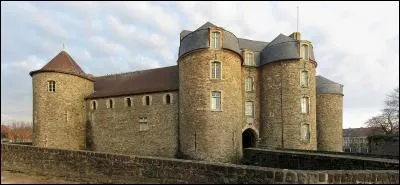 Quelle est cette ville fortifiée, patrimoine du Pas-de-Calais, située au coeur de la côte d'Opale, entourée de remparts, d'un château, d'un beffroi, d'une basilique et d'un port de pêche ?