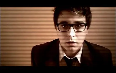 Que ne dit pas Farod dans une de ses vidéos, à 4 minutes 46 ?