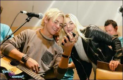 Comment s'appelle sa soeur ?