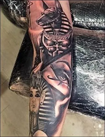 Dans l'Égypte antique la pratique du tatouage était courante.