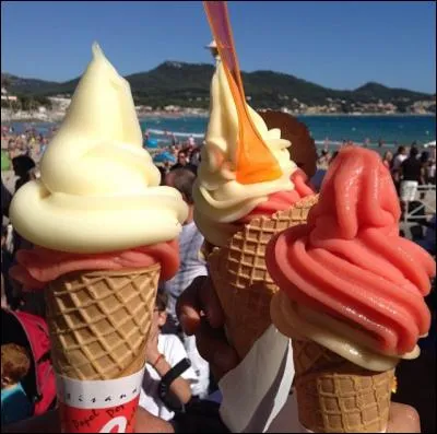 Regarde l'image. Pendant les vacances, qu'aimes-tu déguster plusieurs fois par jour ?