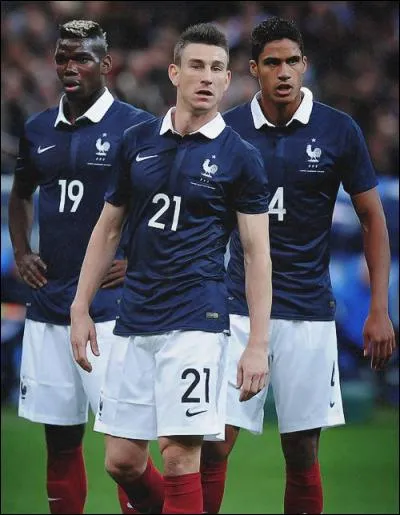 Ensuite, il faut des défenseurs. Parmi ces propositions, lequel de ces joueurs n'est pas au poste de défenseur ?