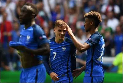 Oups ! J'ai fait une petite erreur à l'un des noms de famille de ces joueurs ! Sauras-tu la trouver ?