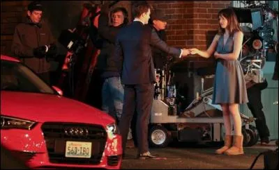 À quelle occasion Christian Grey offrit-il une voiture à Ana ?