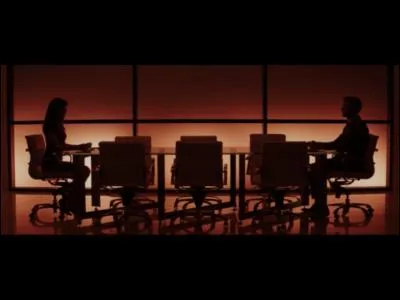 De quelle couleur est la robe que porte Ana pour le rendez-vous d'affaire avec Mr. Grey ?