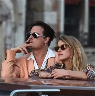 Il a joué dans un film avec Amber Heard.