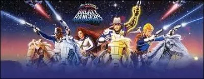 Grâce à quel objet les Galaxy Rangers activent-ils leurs implants bioniques ?