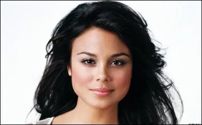 Qui est-elle ? (Cette question s'adresse aux plus grands fans !)