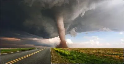 Aux États-Unis, les tornades se forment principalement dans la région surnommée "Tornado Alley" où l'on compte entre 700 et 1200 tornades par an. 
Selon vous, laquelle de ces régions correspond à "Tornado Alley" ?